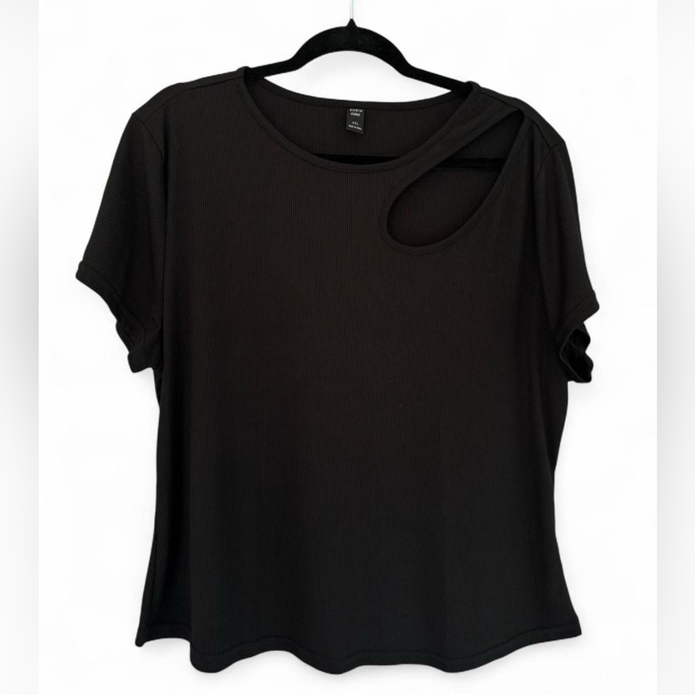 SHEIN Black Cutout Tee Shirt Women’s Plus Size 4XL Fits 2X
